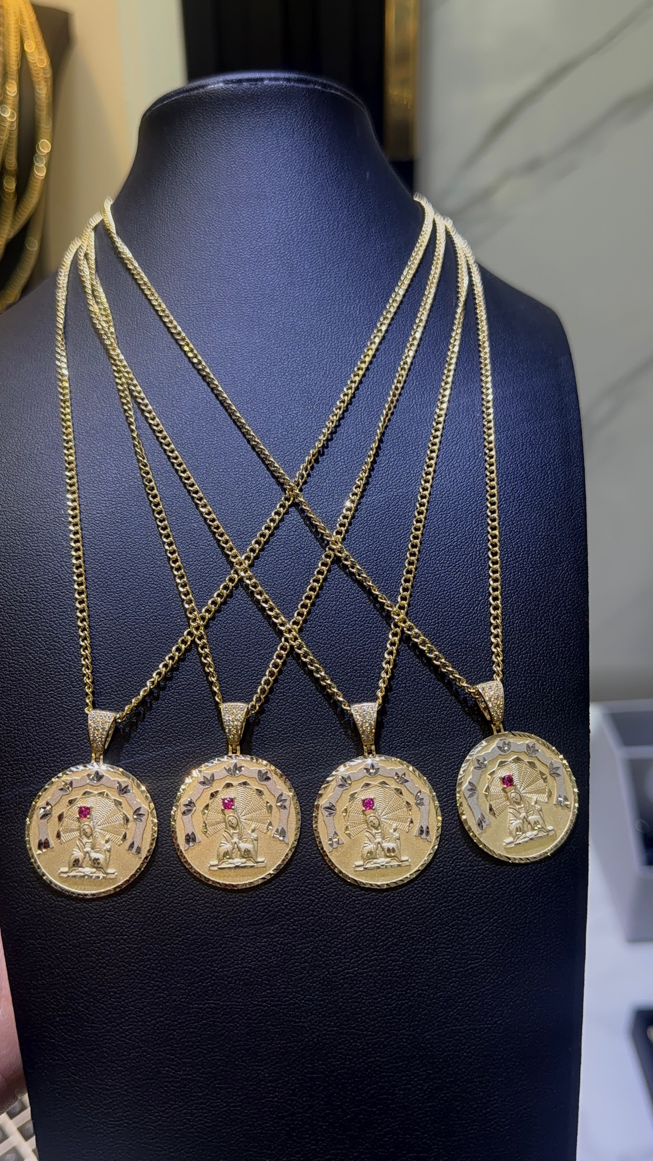 CUBAN CHAIN 2MM WITH PEDANT